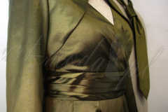 Sukienka z zielonej tafty z bolerkiem i krawatem