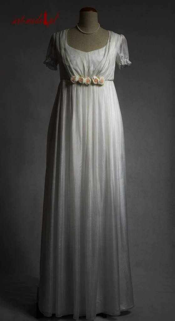 Muślinowa jedwabna suknia ślubna